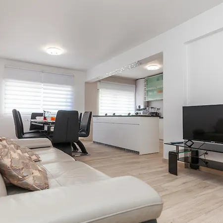 ゲストハウス The Chairs Place