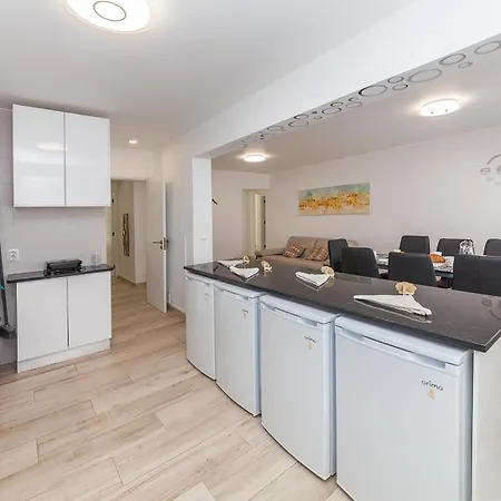 The Chairs Place ラゴス